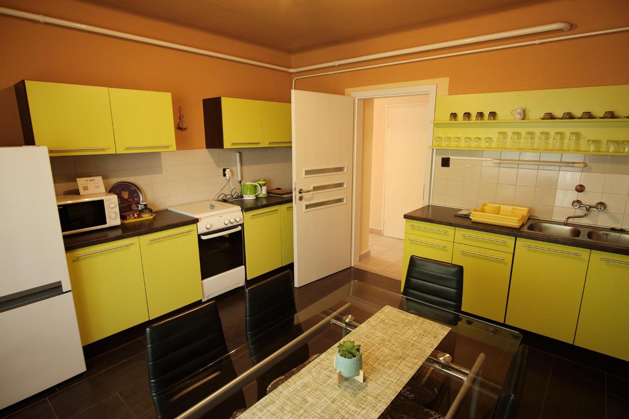 Adel Apartman Sarvar Ngoại thất bức ảnh